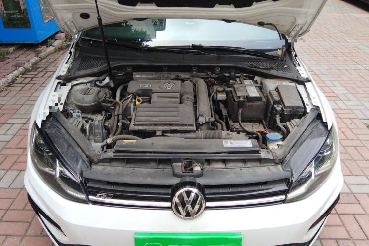 Used Volkswagen Golf 2019 280TSI DSG R-Line Model China V Standard Engine Bay