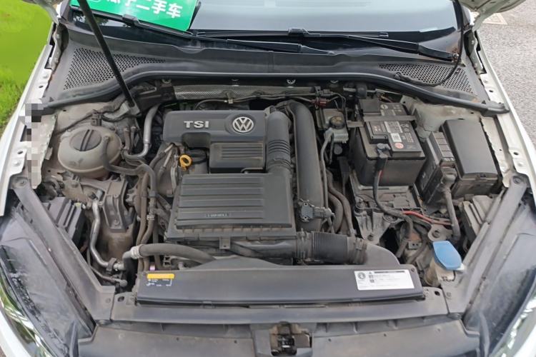 Used Volkswagen Golf 2019 280TSI DSG R-Line Model China V Standard Engine Bay