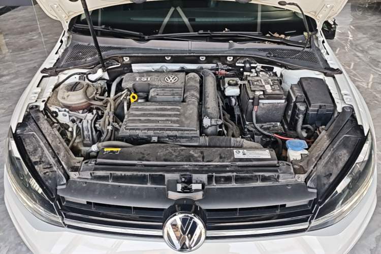 Used Volkswagen Golf 2019 280TSI DSG Luxury Version China V Standard Engine Bay