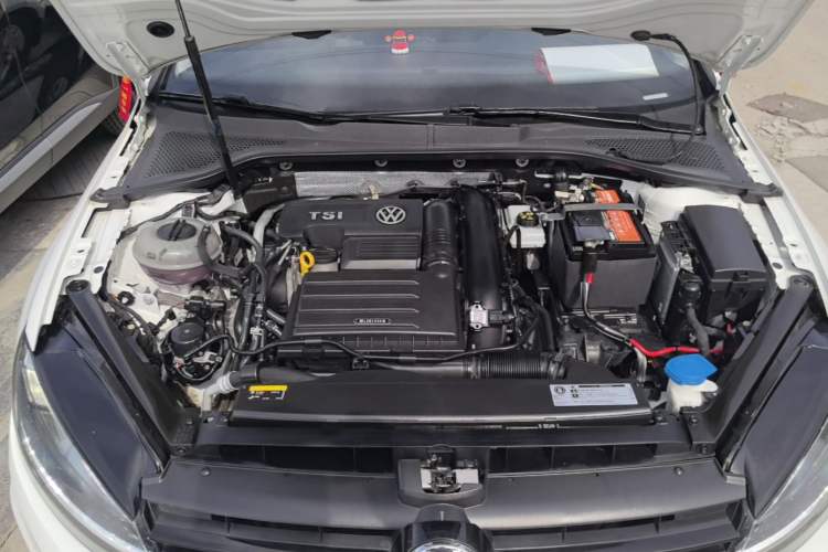 Used Volkswagen Golf 2019 200TSI DSG Comfort & Ambition Edition China VI Standard Engine Bay