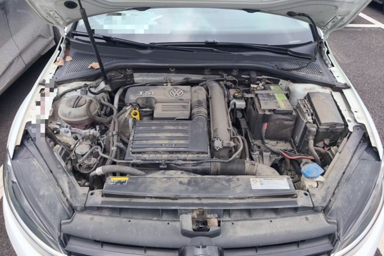 Used Volkswagen Golf 2019 280TSI DSG Luxury Version China VI Standard Engine Bay