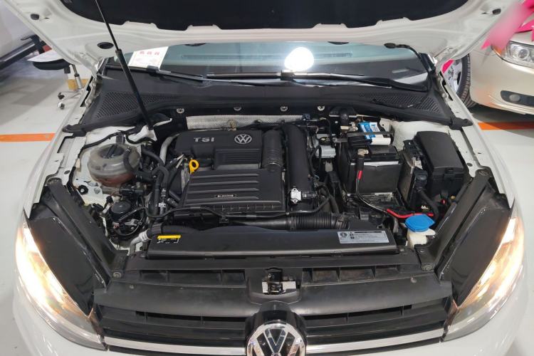 Used Volkswagen Golf 2019 200TSI DSG Comfort & Ambition Edition China VI Standard Engine Bay