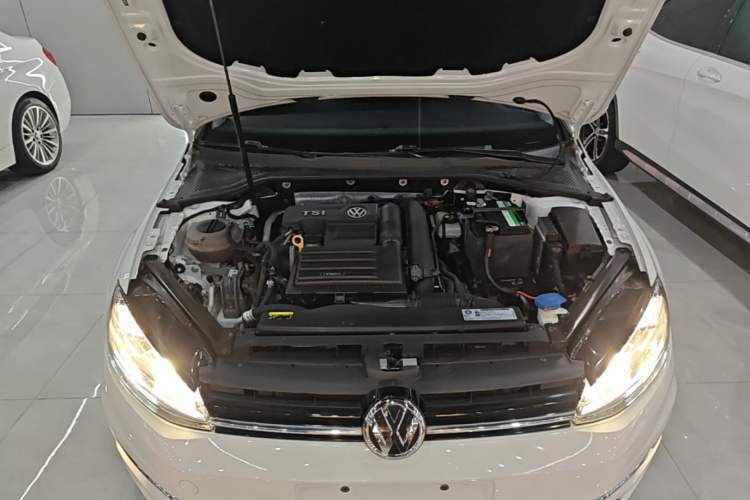 Used Volkswagen Golf 2019 280TSI DSG Comfort Version China V Standard Engine Bay
