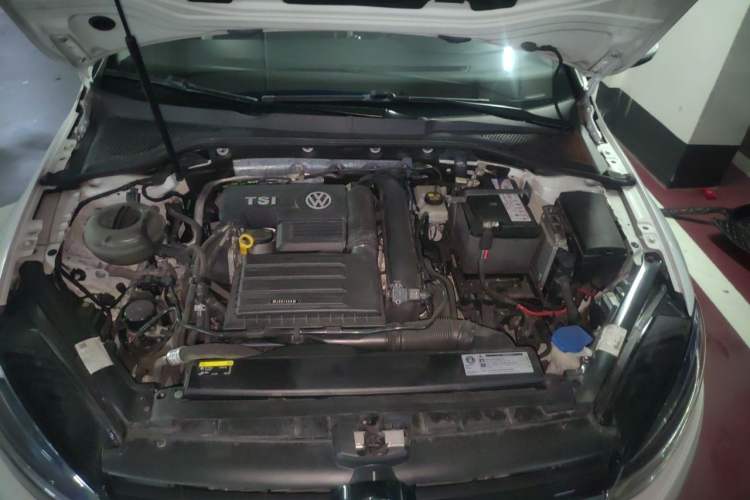 Used Volkswagen Golf 2019 280TSI DSG Comfort Version China V Standard Engine Bay