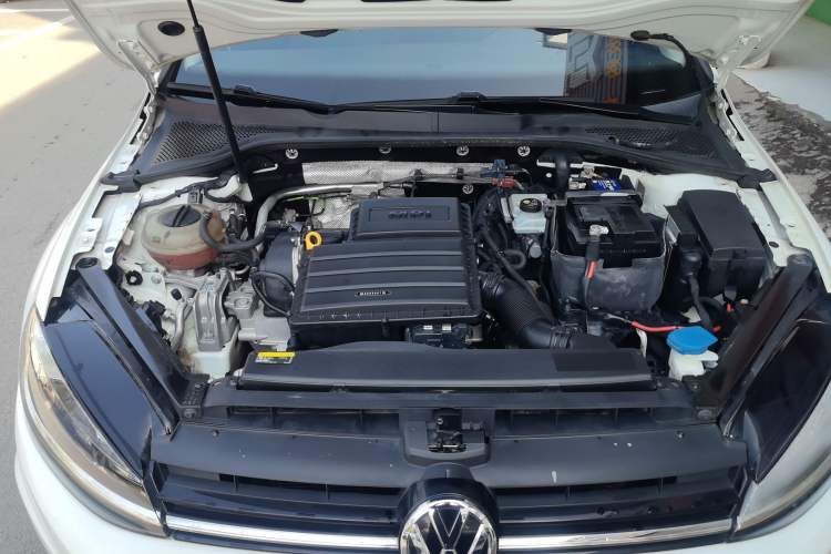 Used Volkswagen Golf 2019 1.6L Automatic Comfort Model China V Standard Engine Bay