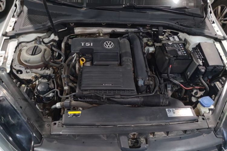 Used Volkswagen Golf 2019 200TSI DSG Comfort & Ambition Edition China VI Standard Engine Bay