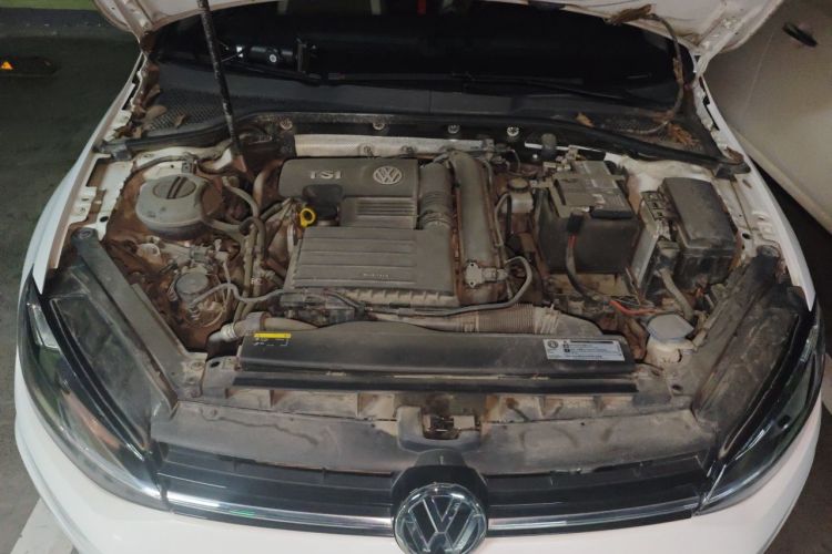 Used Volkswagen Golf 2019 200TSI DSG Comfort & Ambition Edition China VI Standard Engine Bay