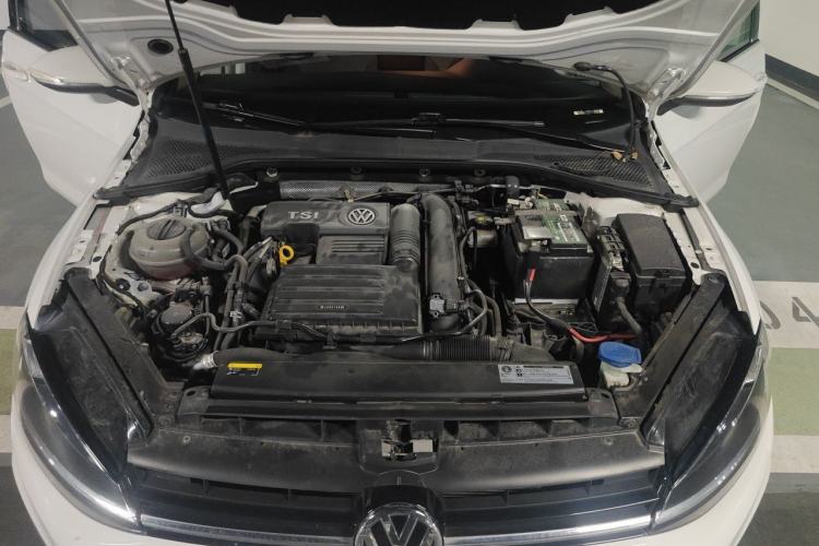 Used Volkswagen Golf 2019 280TSI DSG Comfort Version China VI Standard Engine Bay