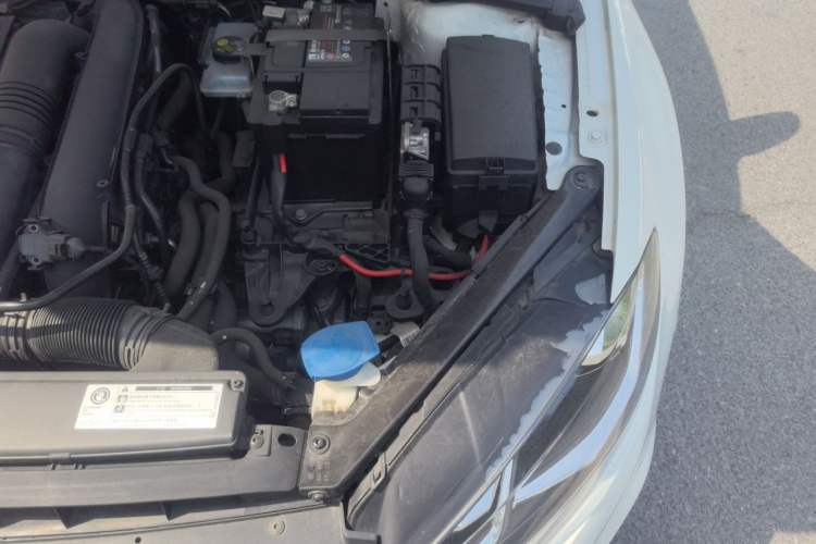 Used Volkswagen Golf 2019 280TSI DSG Comfort Version China VI Standard Engine Bay Left