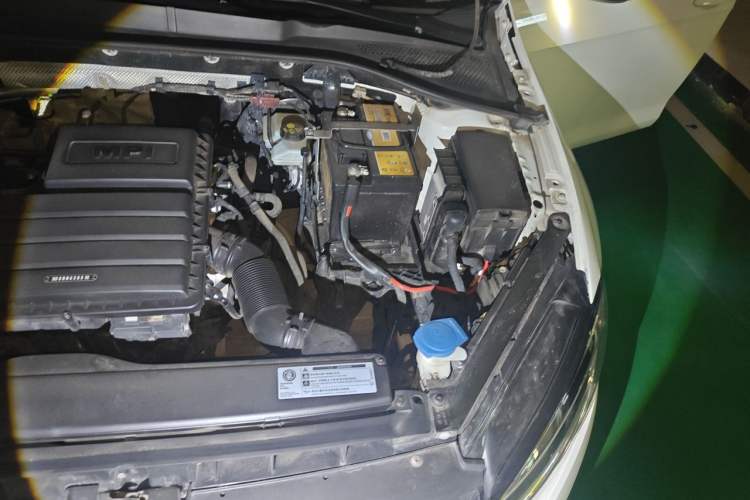 Used Volkswagen Golf 2019 1.6L Automatic Comfort Model China V Standard Engine Bay Left