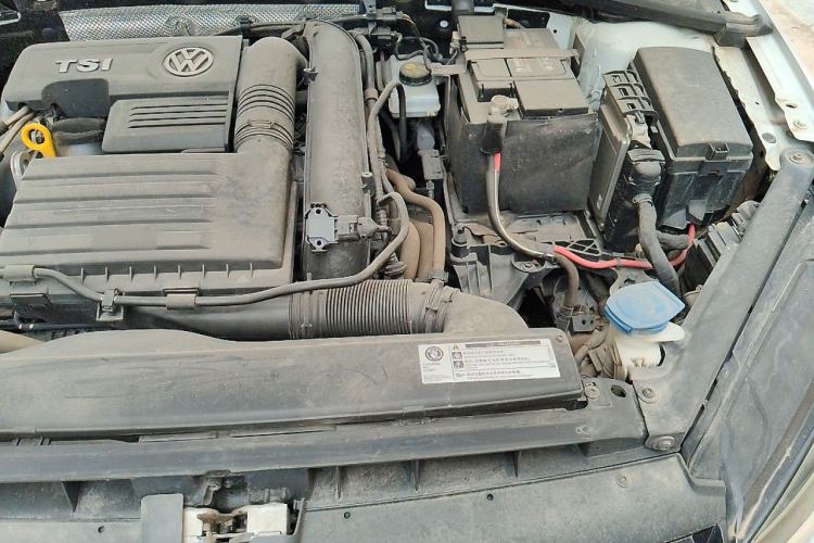 Used Volkswagen Golf 2019 280TSI DSG Comfort Version China VI Standard Engine Bay Left