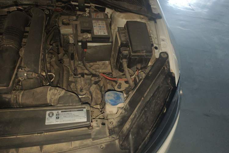 Used Volkswagen Golf 2019 280TSI DSG Luxury Version China VI Standard Engine Bay Left