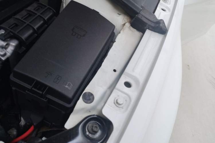 Used Volkswagen Golf 2019 280TSI DSG Luxury Version China VI Standard Engine Bay Left
