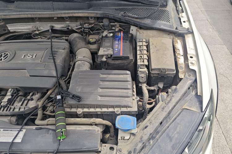 Used Volkswagen Golf 2019 1.8TSI Travel Edition Engine Bay Left