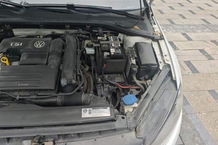 Used Volkswagen Golf 2019 200TSI DSG Comfort & Ambition Edition China VI Standard Engine Bay Left