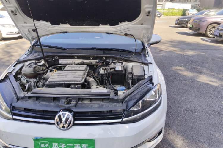 Used Volkswagen Golf 2019 1.6L Automatic Comfort Model China V Standard Engine Bay Left