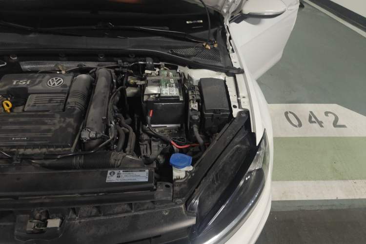 Used Volkswagen Golf 2019 280TSI DSG Comfort Version China VI Standard Engine Bay Left