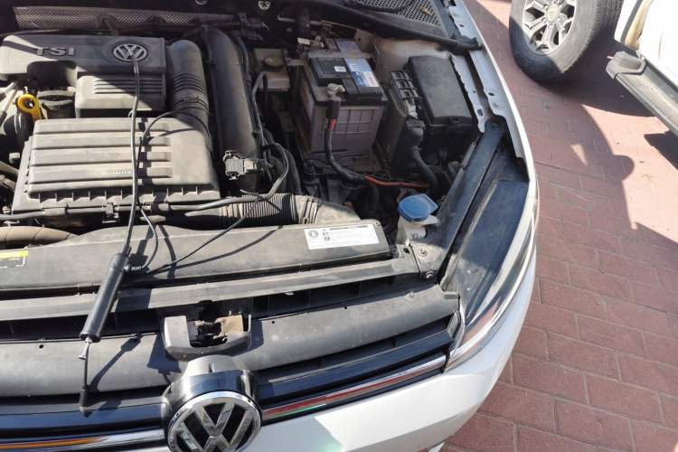 Used Volkswagen Golf 2019 280TSI DSG Comfort Version China VI Standard Engine Bay Left