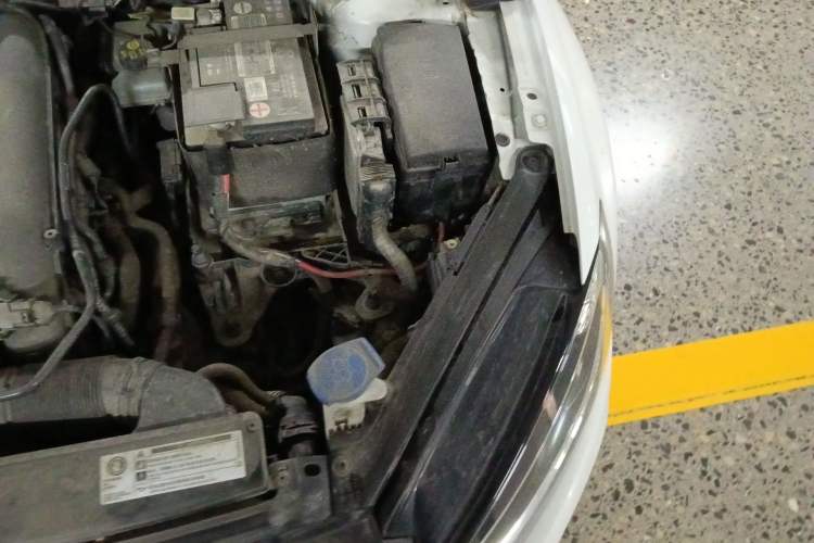 Used Volkswagen Golf 2019 280TSI DSG Luxury Version China VI Standard Engine Bay Left