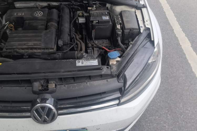 Used Volkswagen Golf 2019 280TSI DSG Luxury Version China VI Standard Engine Bay Left