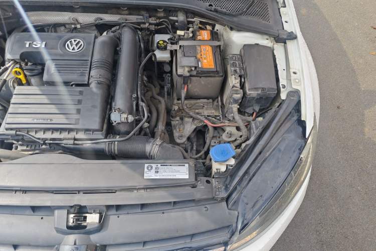 Used Volkswagen Golf 2019 280TSI DSG Comfort Version China VI Standard Engine Bay Left