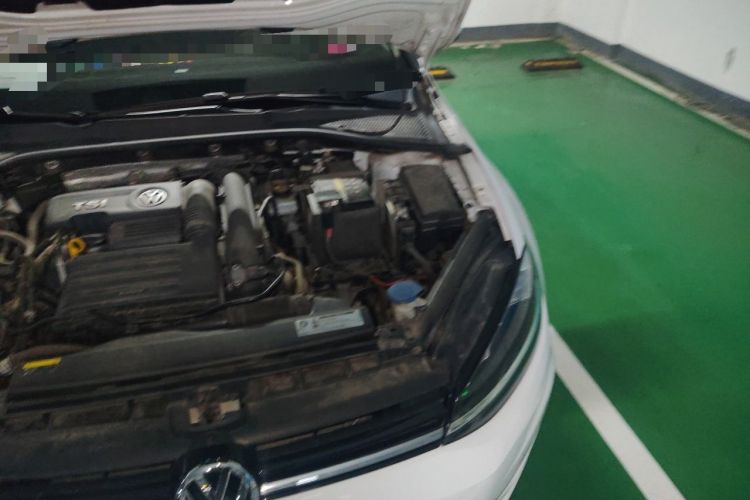 Used Volkswagen Golf 2019 280TSI DSG Luxury Version China VI Standard Engine Bay Left
