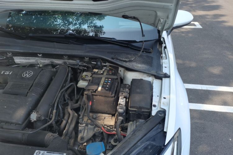 Used Volkswagen Golf 2019 280TSI DSG R-Line China VI Standard Engine Bay Left