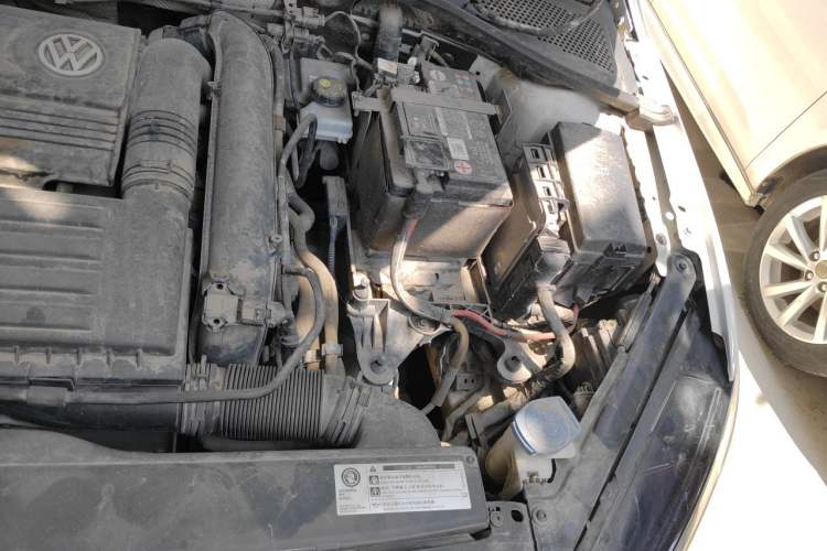 Used Volkswagen Golf  Engine Bay Left