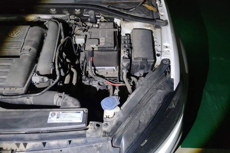 Used Volkswagen Golf 2019 200TSI DSG Comfort Version China VI Standard Engine Bay Left
