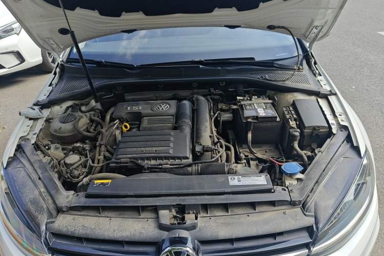 Used Volkswagen Golf 2019 280TSI DSG Comfort Version China VI Standard Engine Bay