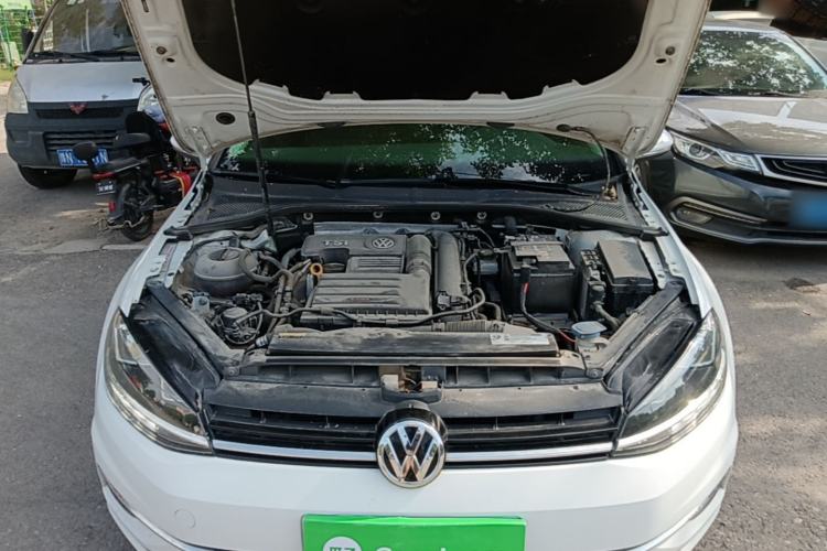 Used Volkswagen Golf 2019 200TSI DSG Comfort & Ambition Edition China VI Standard Engine Bay