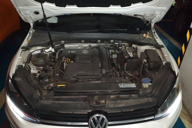 Used Volkswagen Golf 2019 280TSI DSG Comfort Version China VI Standard Engine Bay