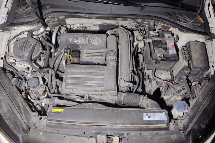 Used Volkswagen Golf 2019 200TSI DSG Comfort & Ambition Edition China VI Standard Engine Bay