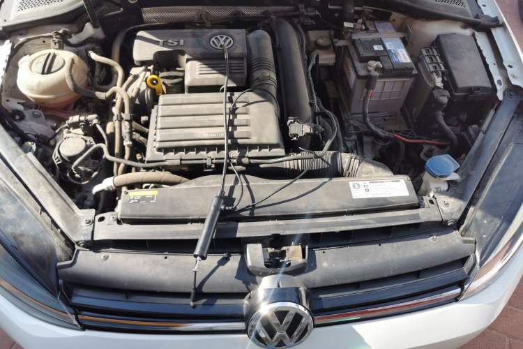 Used Volkswagen Golf 2019 280TSI DSG Comfort Version China VI Standard Engine Bay