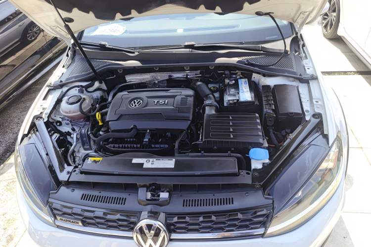Used Volkswagen Golf 2019 1.8TSI Travel Edition Engine Bay