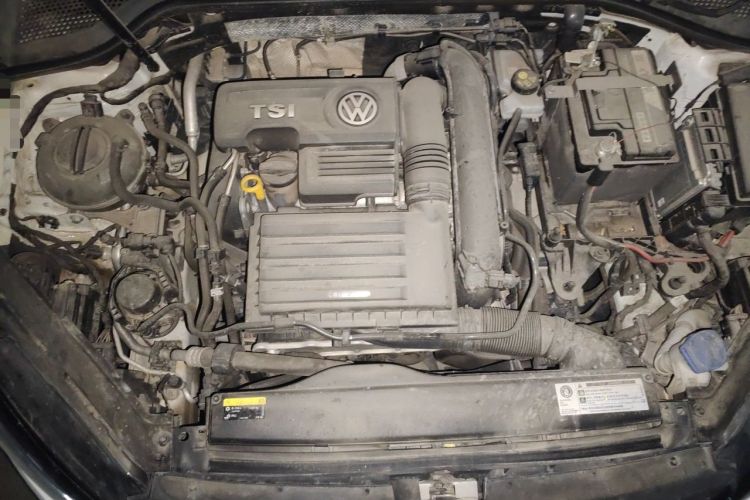 Used Volkswagen Golf 2019 200TSI DSG Comfort & Ambition Edition China VI Standard Engine Bay