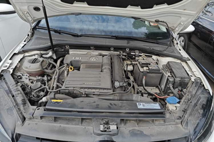Used Volkswagen Golf 2019 200TSI DSG Comfort & Ambition Edition China VI Standard Engine Bay
