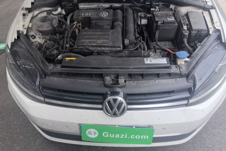 Used Volkswagen Golf 2019 280TSI DSG Luxury Version China VI Standard Engine Bay