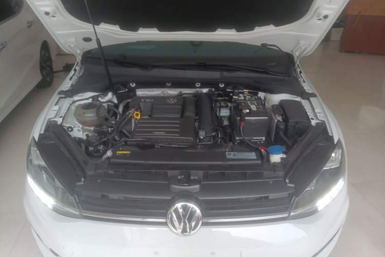 Used Volkswagen Golf 2019 200TSI DSG Comfort & Ambition Edition China VI Standard Engine Bay