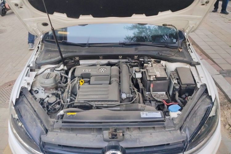 Used Volkswagen Golf 2019 280TSI DSG Comfort Version China VI Standard Engine Bay