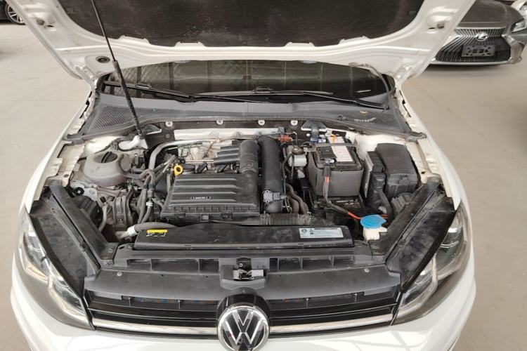 Used Volkswagen Golf 2019 280TSI DSG Luxury Version China V Standard Engine Bay