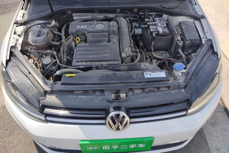 Used Volkswagen Golf 2019 280TSI DSG Luxury Version China VI Standard Engine Bay