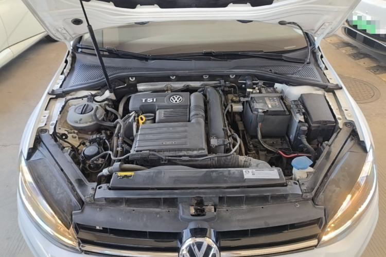 Used Volkswagen Golf 2019 200TSI DSG Comfort & Ambition Edition China VI Standard Engine Bay