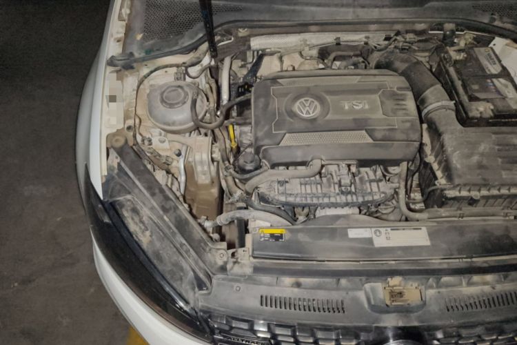 Used Volkswagen Golf 2019 1.8TSI Travel Edition Engine Bay Right