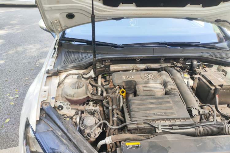 Used Volkswagen Golf 2019 280TSI DSG Comfort Version China VI Standard Engine Bay Right