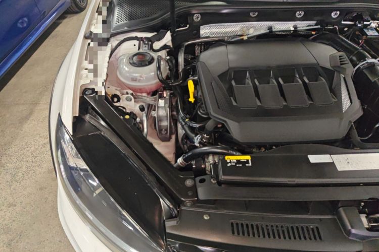 Used Volkswagen Golf 2019 1.8TSI Travel Edition Engine Bay Right