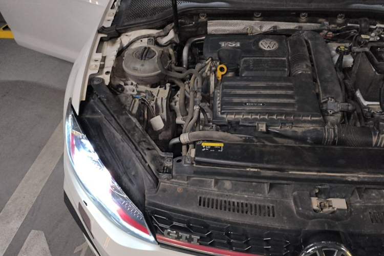 Used Volkswagen Golf 2019 280TSI DSG Luxury Version China V Standard Engine Bay Right