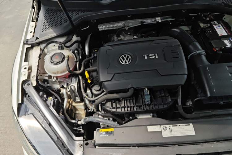 Used Volkswagen Golf 2019 1.8TSI Travel Edition Engine Bay Right