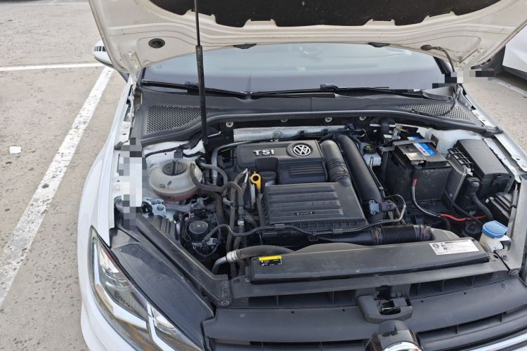 Used Volkswagen Golf 2019 280TSI DSG R-Line China VI Standard Engine Bay Right