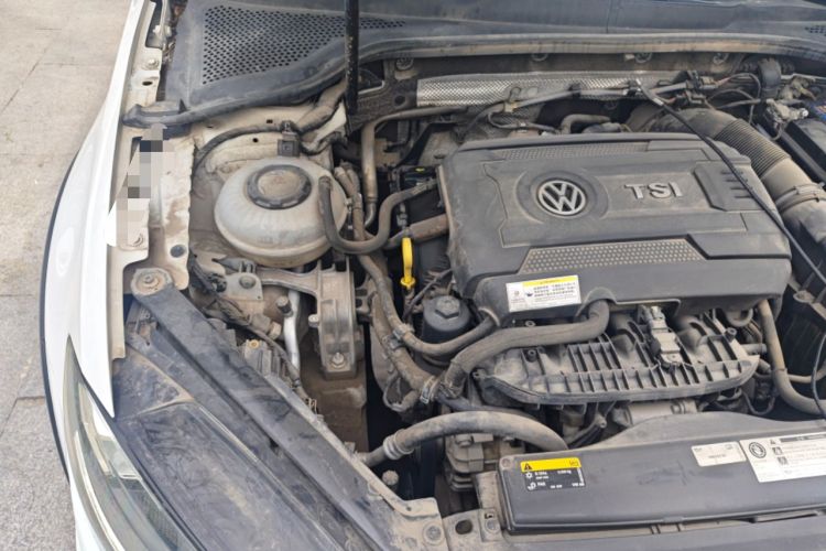 Used Volkswagen Golf 2019 1.8TSI Travel Edition Engine Bay Right